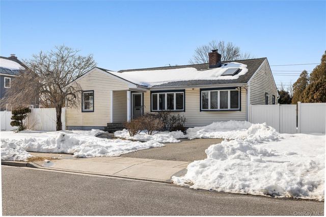 24 Elderberry Road, Syosset, NY 11791