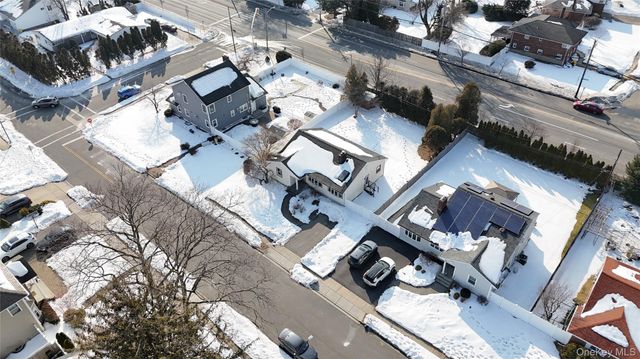 24 Elderberry Road, Syosset, NY 11791