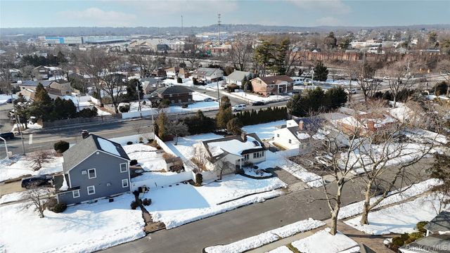 24 Elderberry Road, Syosset, NY 11791