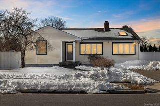 24 Elderberry Road, Syosset, NY 11791