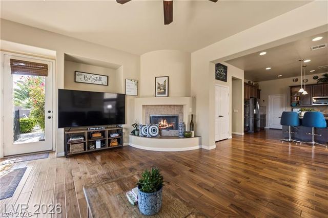 6864 Desert Island Street, Las Vegas, NV 89149