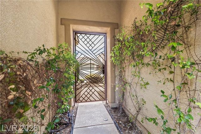 6864 Desert Island Street, Las Vegas, NV 89149
