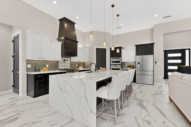 4504 Topaz Avenue NW, Albuquerque, NM 87114