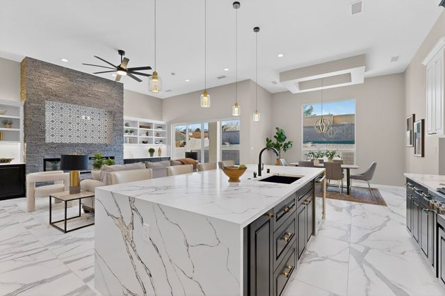 4504 Topaz Avenue NW, Albuquerque, NM 87114