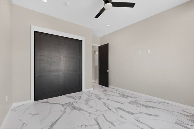 4504 Topaz Avenue NW, Albuquerque, NM 87114