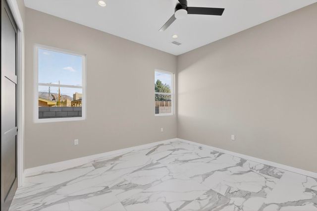 4504 Topaz Avenue NW, Albuquerque, NM 87114