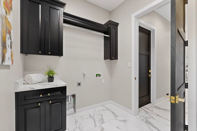 4504 Topaz Avenue NW, Albuquerque, NM 87114