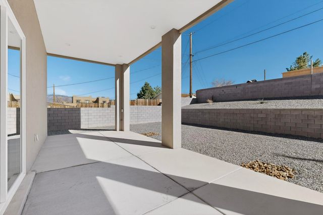 4504 Topaz Avenue NW, Albuquerque, NM 87114