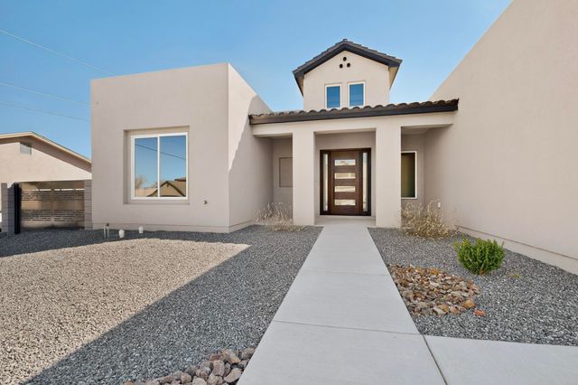 4504 Topaz Avenue NW, Albuquerque, NM 87114