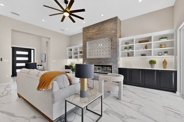 4504 Topaz Avenue NW, Albuquerque, NM 87114