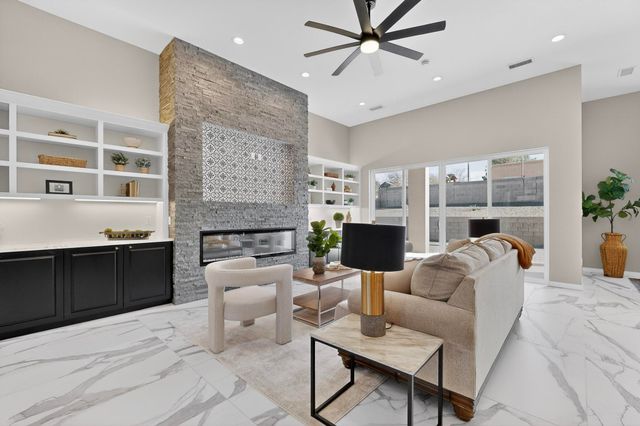 4504 Topaz Avenue NW, Albuquerque, NM 87114