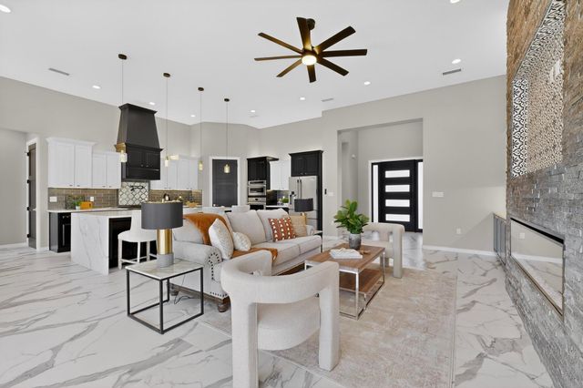 4504 Topaz Avenue NW, Albuquerque, NM 87114