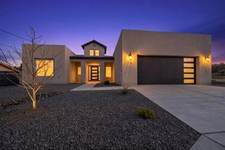 4504 Topaz Avenue NW, Albuquerque, NM 87114