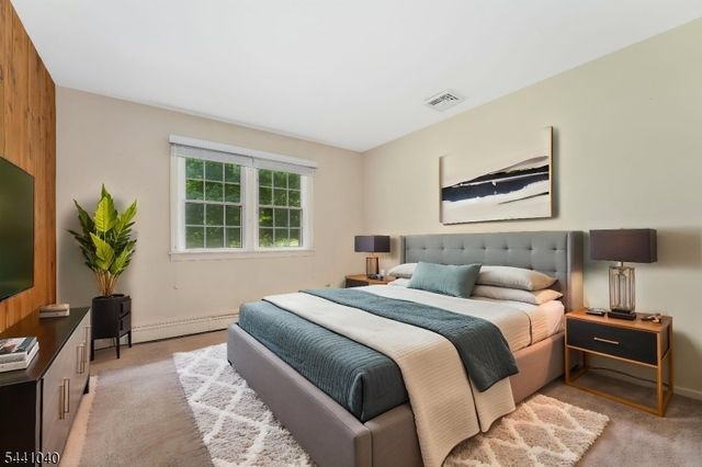 159 Old Clinton Rd, Raritan Twp., NJ 08822