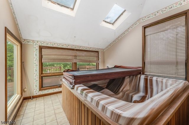 159 Old Clinton Rd, Raritan Twp., NJ 08822