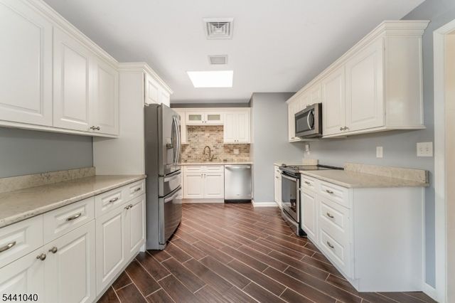 159 Old Clinton Rd, Raritan Twp., NJ 08822