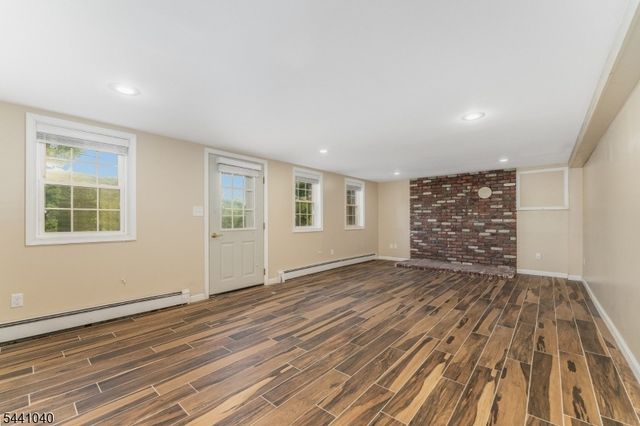 159 Old Clinton Rd, Raritan Twp., NJ 08822
