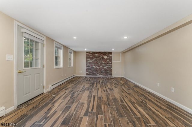 159 Old Clinton Rd, Raritan Twp., NJ 08822