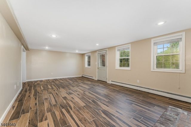 159 Old Clinton Rd, Raritan Twp., NJ 08822
