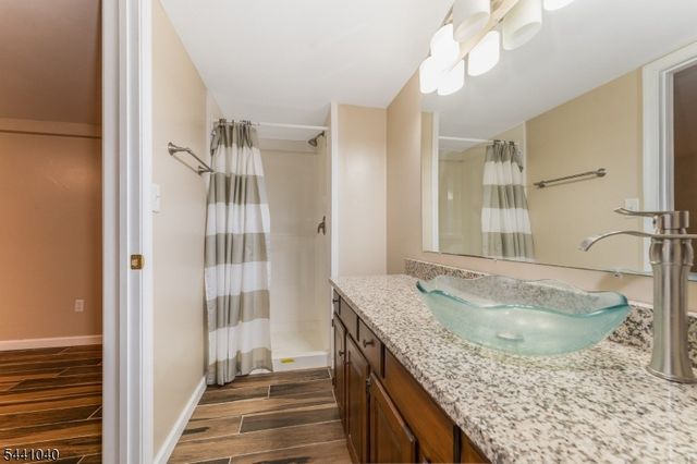159 Old Clinton Rd, Raritan Twp., NJ 08822