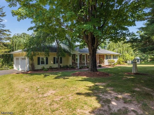 159 Old Clinton Rd, Raritan Twp., NJ 08822