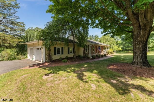 159 Old Clinton Rd, Raritan Twp., NJ 08822