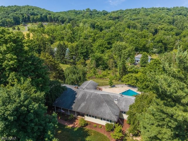 159 Old Clinton Rd, Raritan Twp., NJ 08822