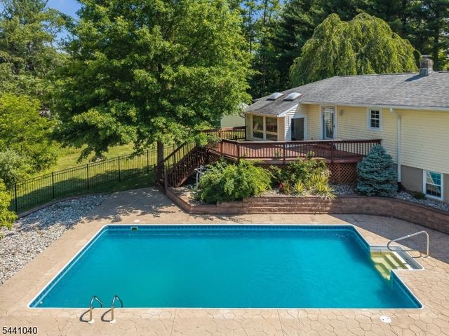 159 Old Clinton Rd, Raritan Twp., NJ 08822