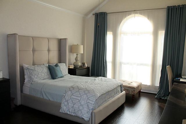 99 E Lasting Spring Circle, The Woodlands, TX 77389