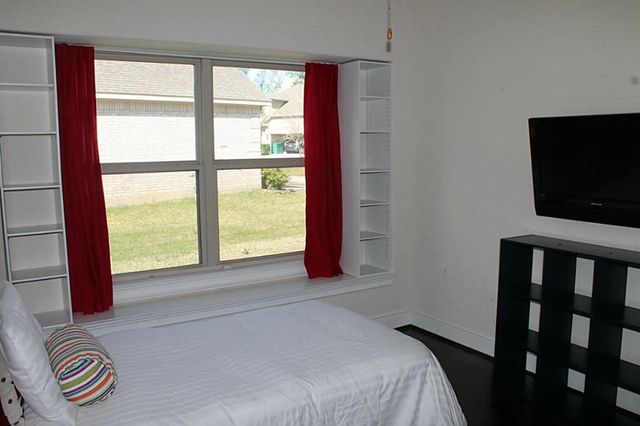99 E Lasting Spring Circle, The Woodlands, TX 77389