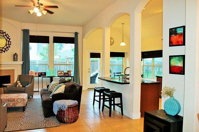 99 E Lasting Spring Circle, The Woodlands, TX 77389