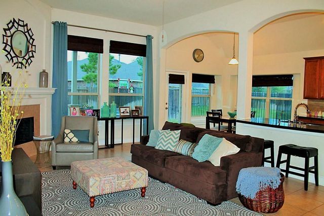 99 E Lasting Spring Circle, The Woodlands, TX 77389