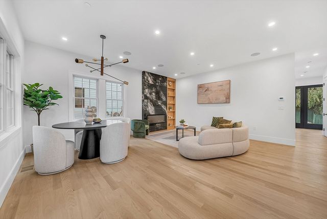 284 Nevada 284, Newton, MA 02460