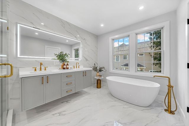 284 Nevada 284, Newton, MA 02460