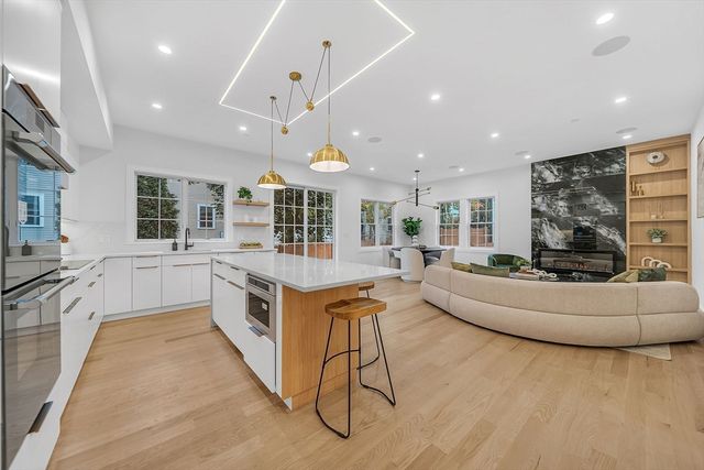 284 Nevada 284, Newton, MA 02460