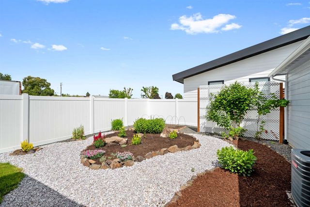 423 N Union Ln, Spokane Valley, WA 99206