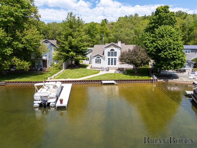 8789 Je Ne Be Drive, Rockford, MI 49341