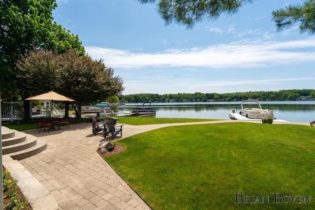 8789 Je Ne Be Drive, Rockford, MI 49341