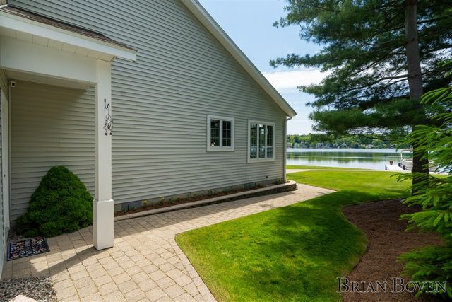8789 Je Ne Be Drive, Rockford, MI 49341