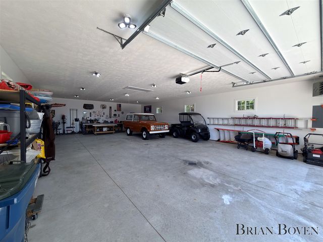 8789 Je Ne Be Drive, Rockford, MI 49341
