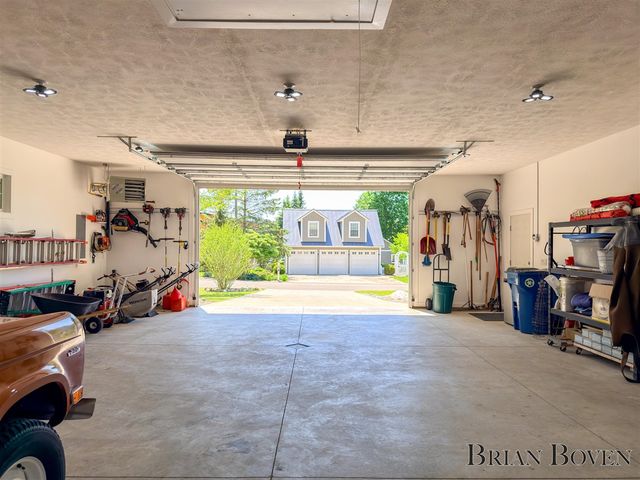8789 Je Ne Be Drive, Rockford, MI 49341