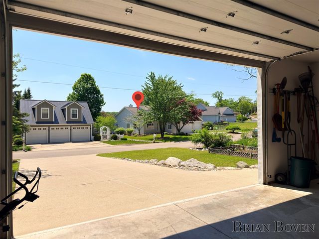 8789 Je Ne Be Drive, Rockford, MI 49341