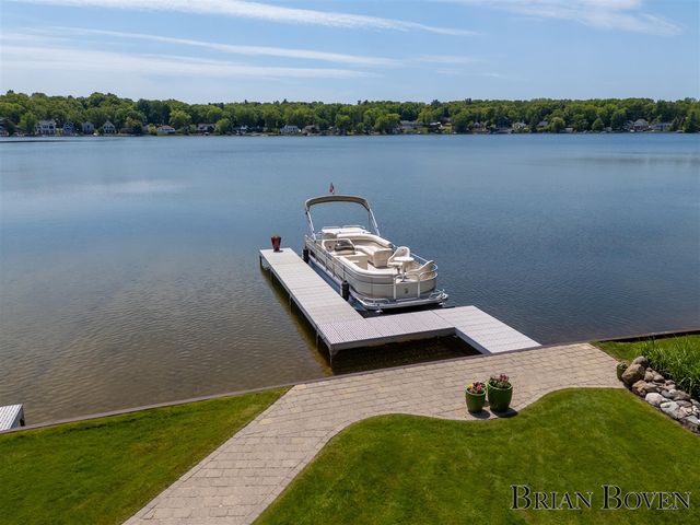 8789 Je Ne Be Drive, Rockford, MI 49341