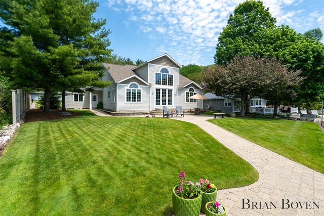 8789 Je Ne Be Drive, Rockford, MI 49341