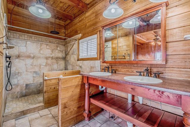 5762 Buttercreek Road, Scotland, AR 72141