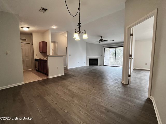 3805 Yardley Ct 208, Louisville, KY 40299