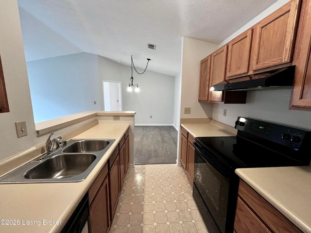 3805 Yardley Ct 208, Louisville, KY 40299