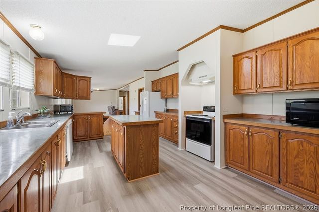 10400 Ruth Vinson Road, Autryville, NC 28318