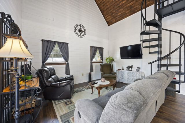 1085 Henegar Rd, Morrison, TN 37357