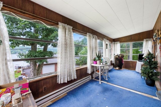 22 Alpine Dr, Jefferson Twp., NJ 07849